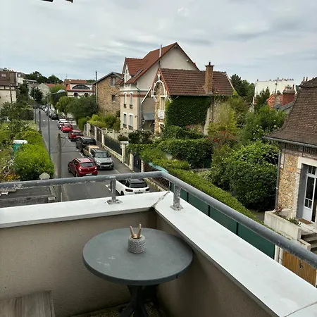 En Mezzanine Apartment