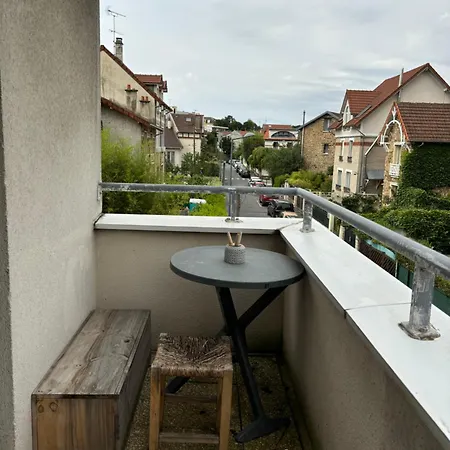 En Mezzanine Apartment